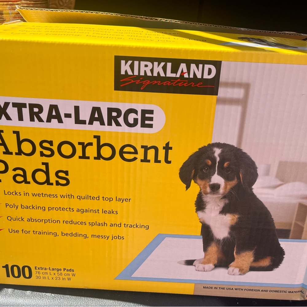 Kirkland Extra-Large Absorbent Pads New 50 sealed pads, half the box